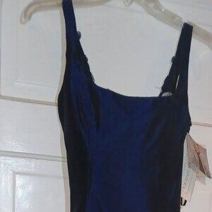 Woman's evening/formal/prom gown. Scott McClintock Size 6, Deep Blue/bead detail